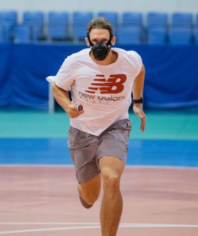 Athlete running with a Sportsmask